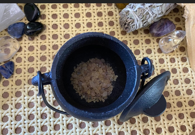 Cast iron cauldron