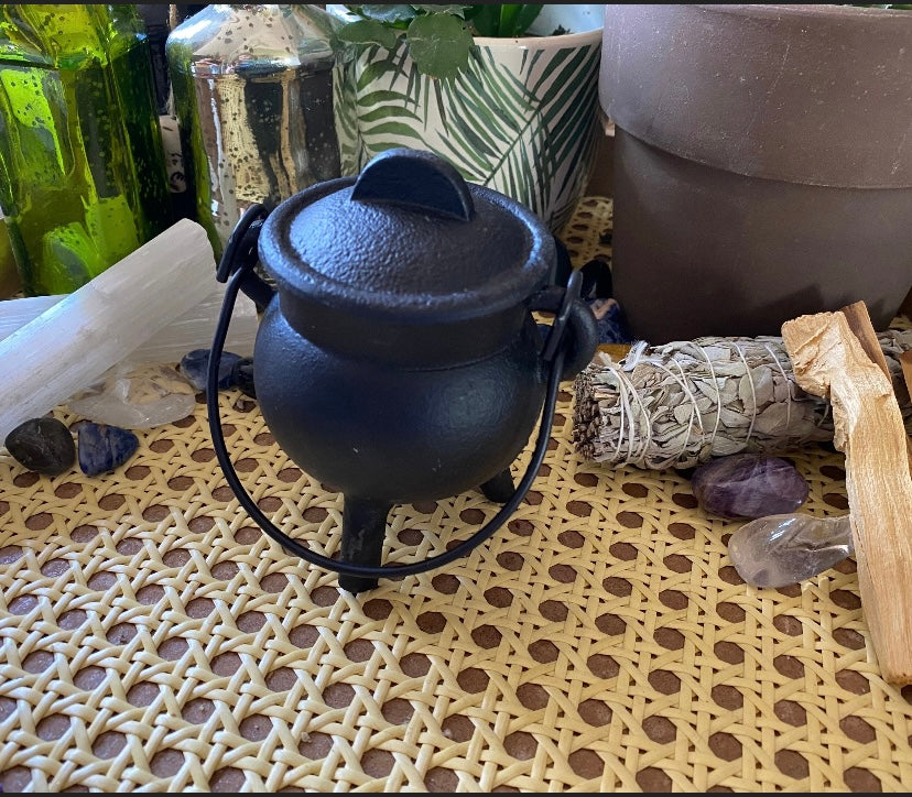 Cast iron cauldron
